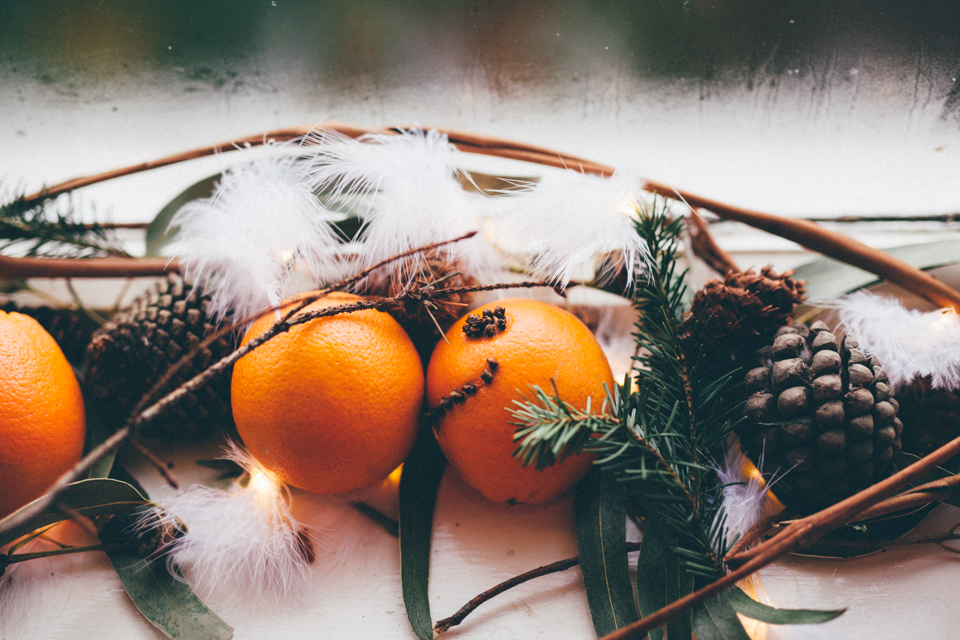 Clove-studded oranges | nathalie.ie